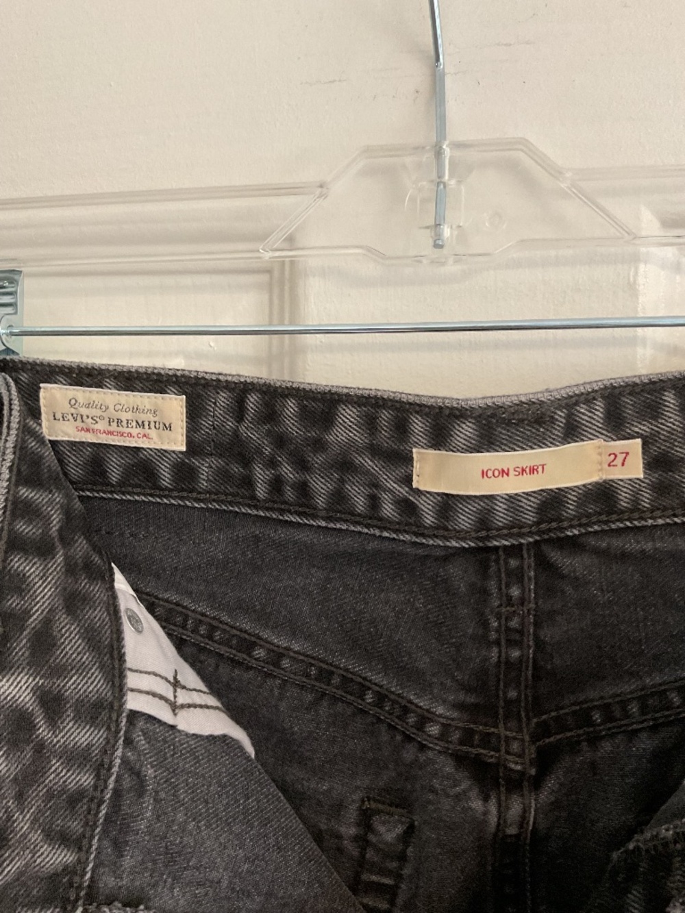 💐NWT💐Levi’s RECRAFTED ICON SKIRT Black - size 27 - Picture 5 of 7
